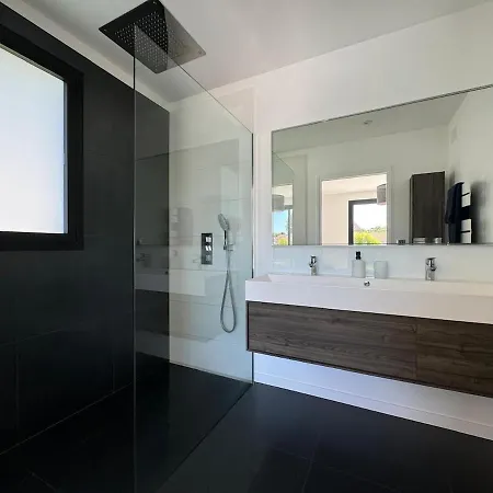 With Heated Pool Appartement *