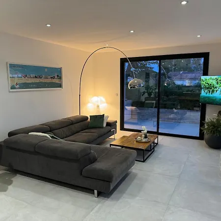 With Heated Pool Apartman *