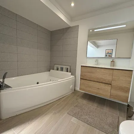 Apartman With Heated Pool *